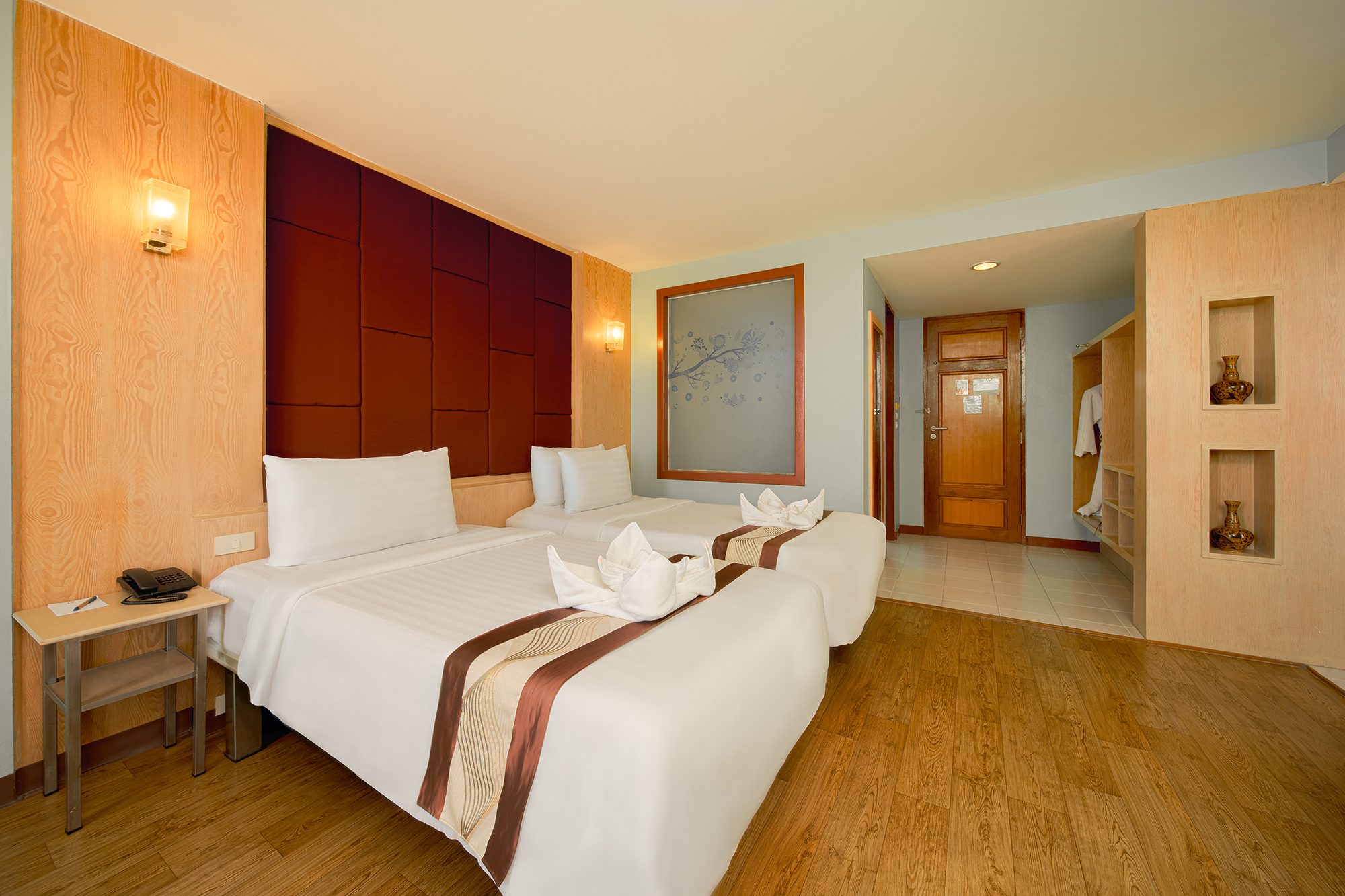 Deluxe room at Eastern Grand Palace Pattaya