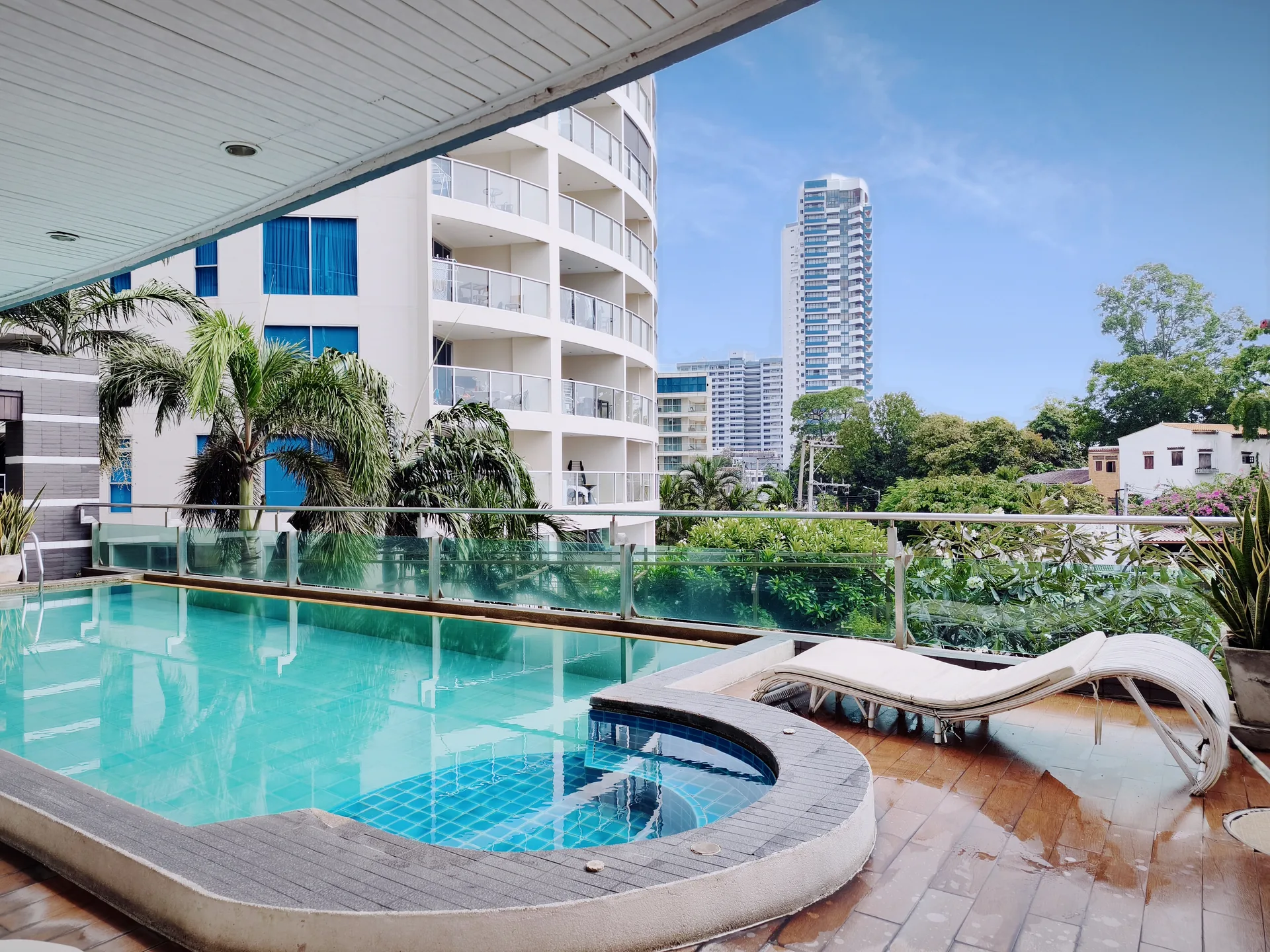 Royal Beach View swimming pool and sun deck